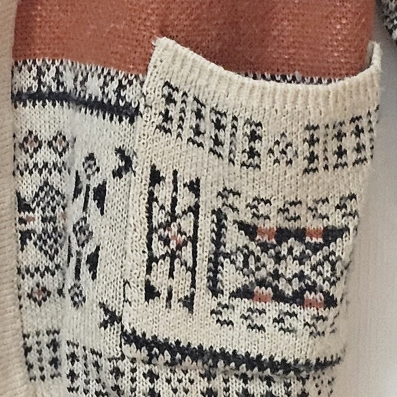 Open Front Sweater Large - Picture 9 of 9